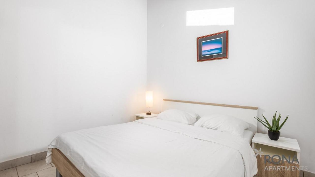 Rona Holiday Home Ana Porec Exterior photo